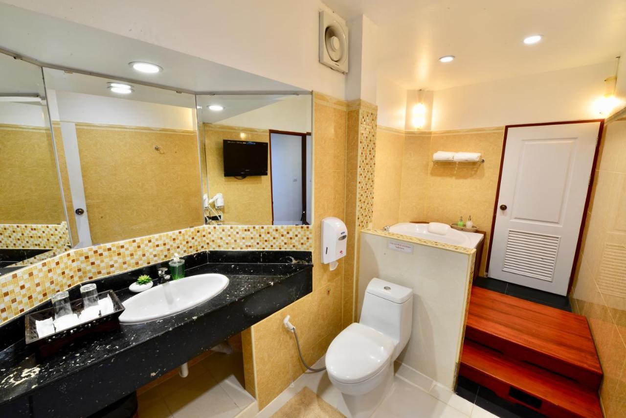 Thongsomboon Club Hotel Pak Chong Exteriér fotografie