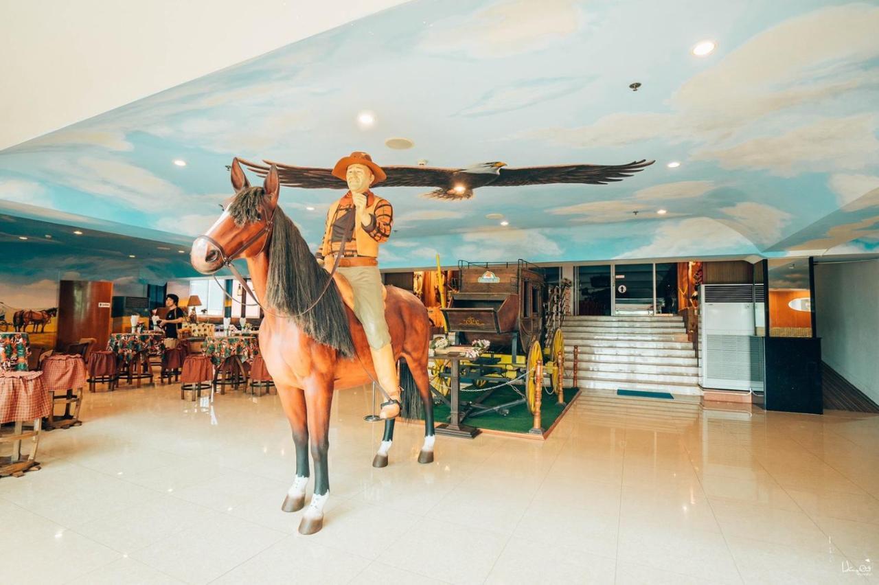 Thongsomboon Club Hotel Pak Chong Exteriér fotografie
