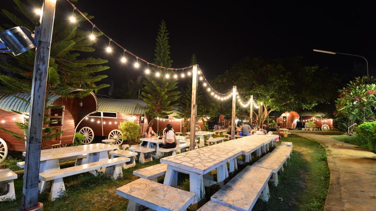 Thongsomboon Club Hotel Pak Chong Exteriér fotografie