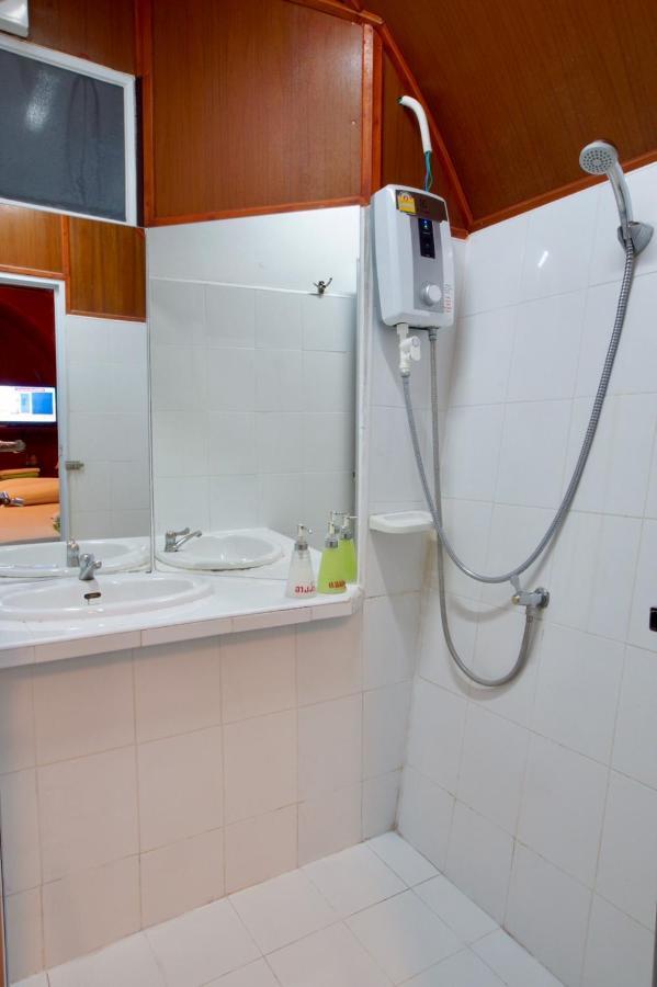 Thongsomboon Club Hotel Pak Chong Exteriér fotografie